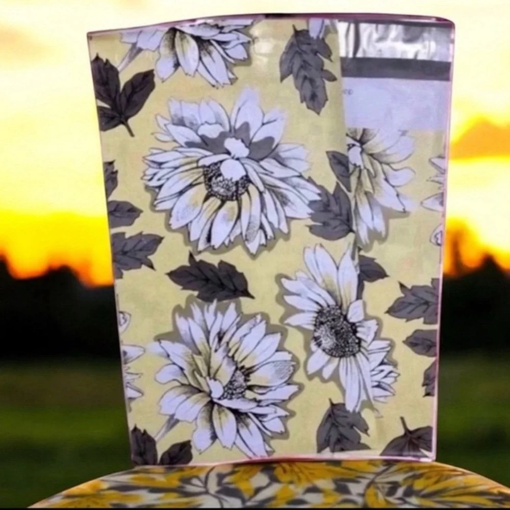 (10) 6x9 Spring Sunflower Poly Mailers*